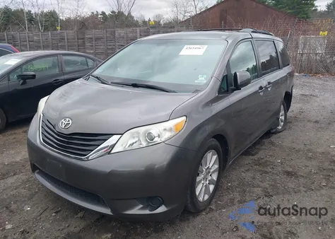2014 Toyota Sienna Le 7 Passenger from USA, damaged, VIN 5TDJK3DC1ES077081